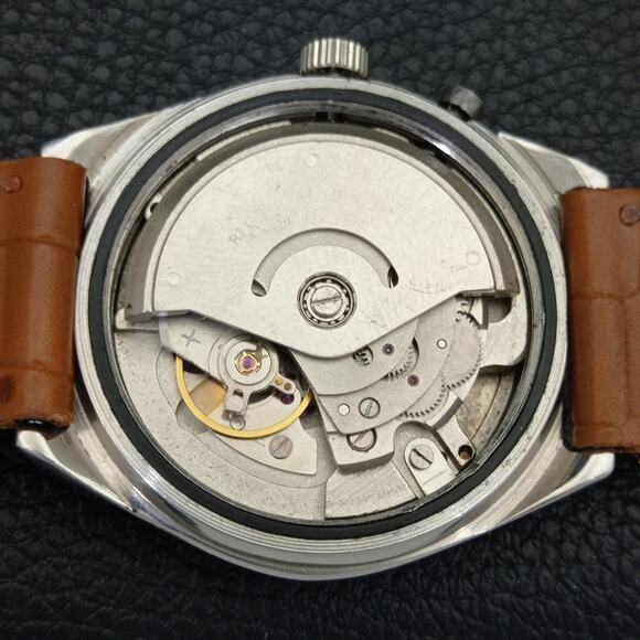 Vintage 1980 Ricoh Automatic Mens Silver Watch W/daydate & Yellow accents - Picture 10 of 10